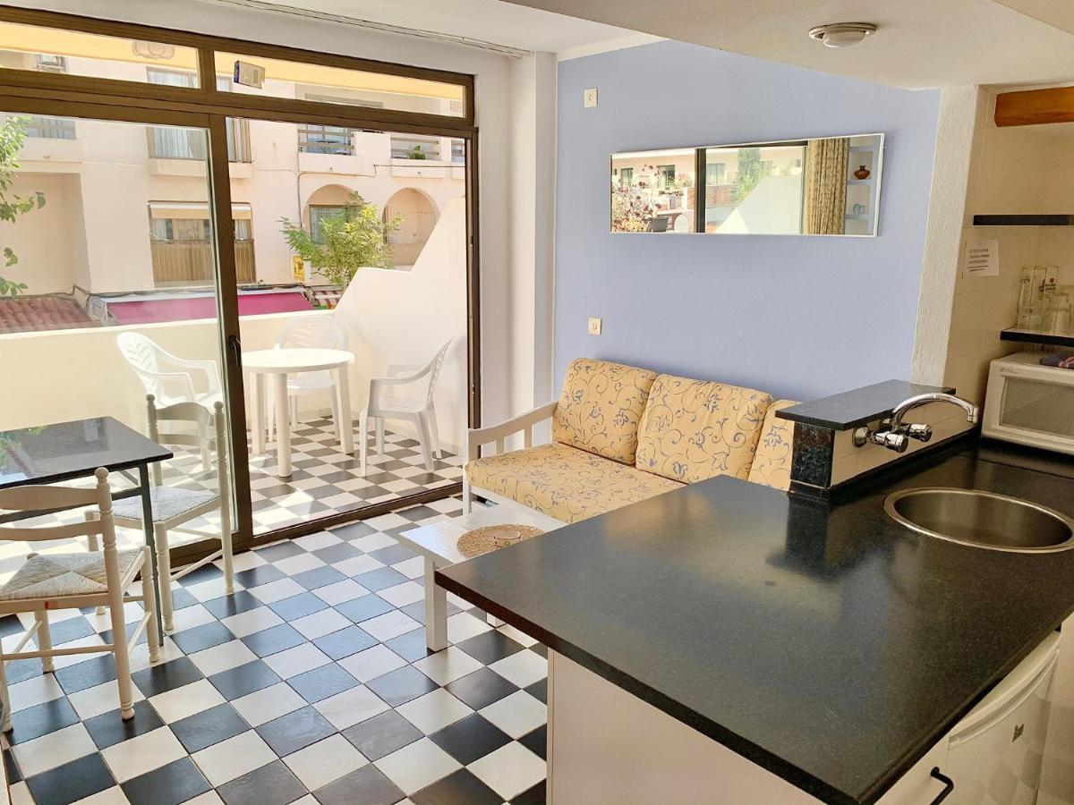 Apartamentos Miranda Es Pujols Extérieur photo